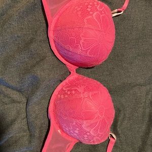 Victoria’s Secret PINK push up bra